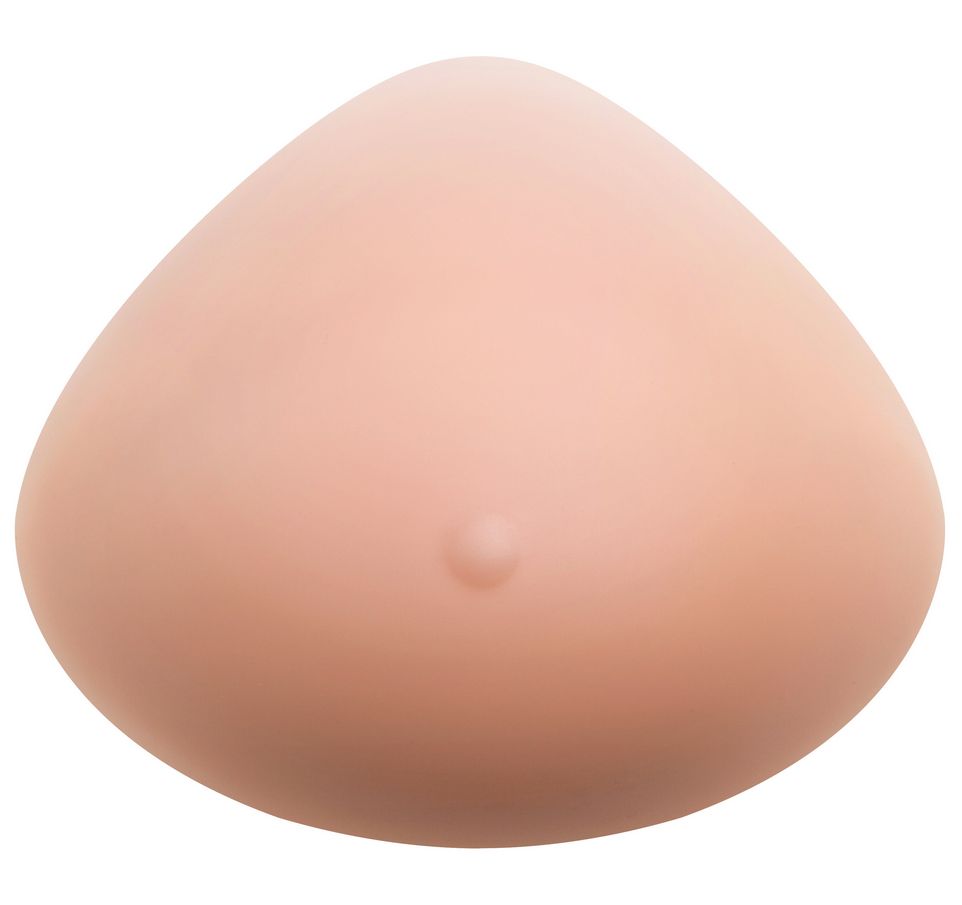 Ausgleichsepithese in Hautfarbe. Tropfenförmig, mit kleiner Erhebung. Glatte Oberfläche.