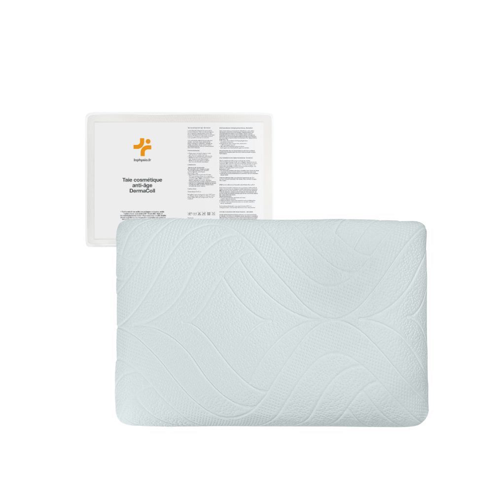 Hellblaues Kissen mit wellenförmigem Muster. Daneben eine Verpackung mit Text.