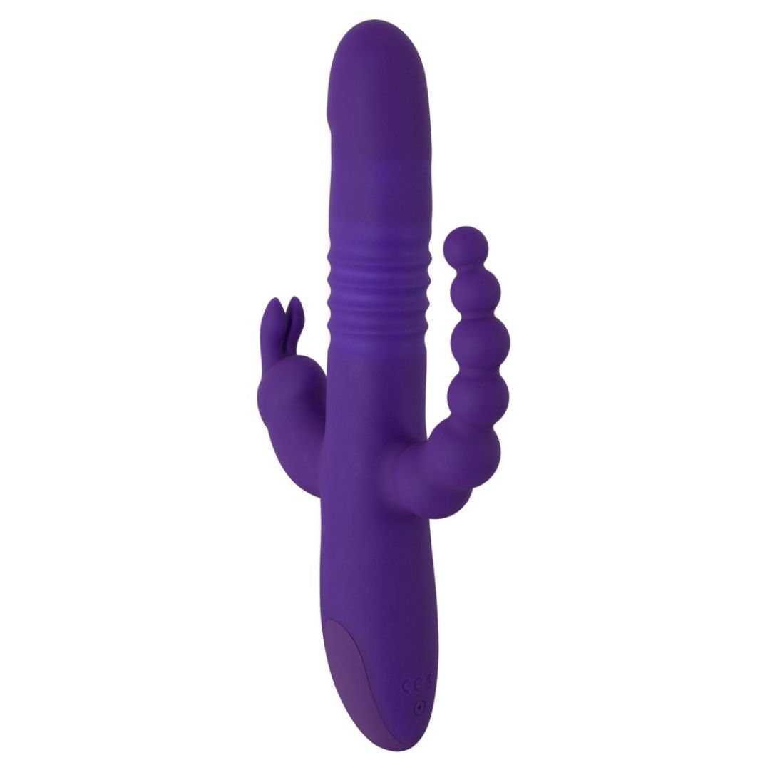 Lila Vibrator mit geriffelter Oberfläche, Perlenreihe und Hasenohren-Design. Auf weißem Hintergrund.