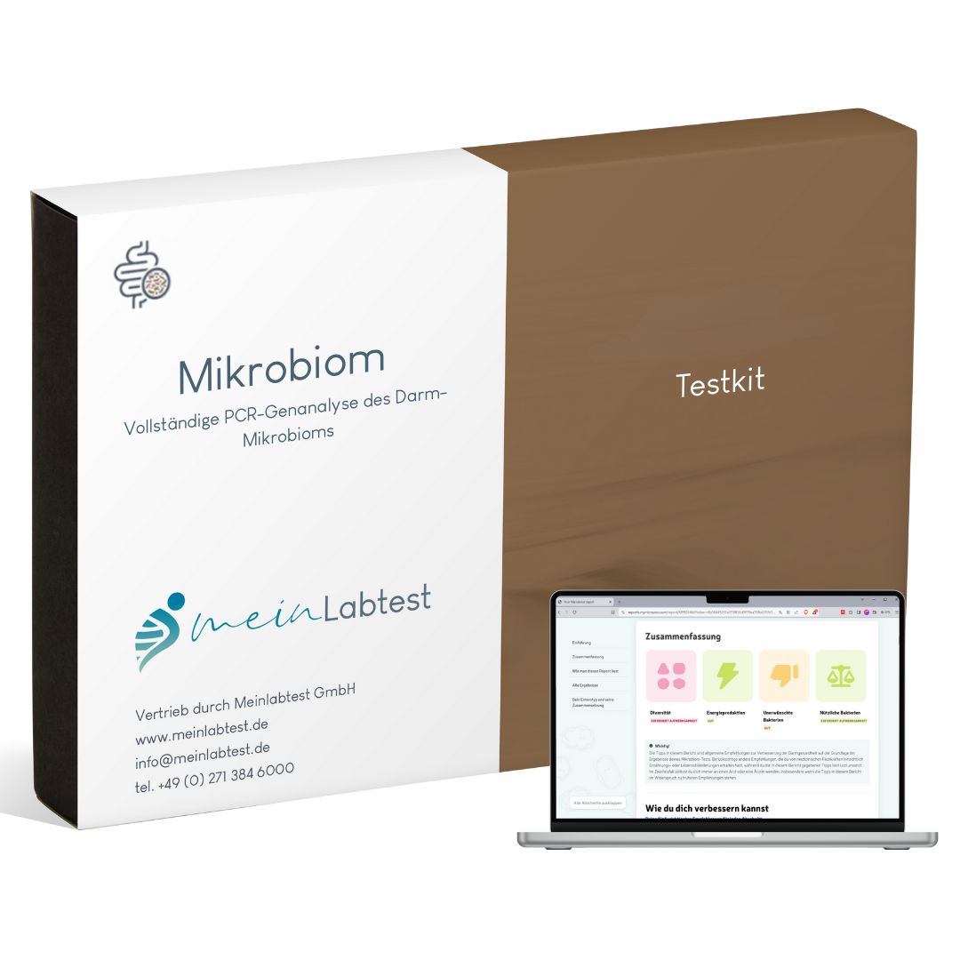 Box mit Aufdruck "Mikrobiom Testkit". Logo und Kontaktinformationen von meinLabtest. Laptop mit Webseite.