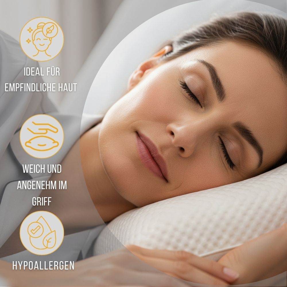 Frau schläft auf einem weißen Kissen. Text: Ideal für empfindliche Haut, weich und angenehm, hypoallergen.
