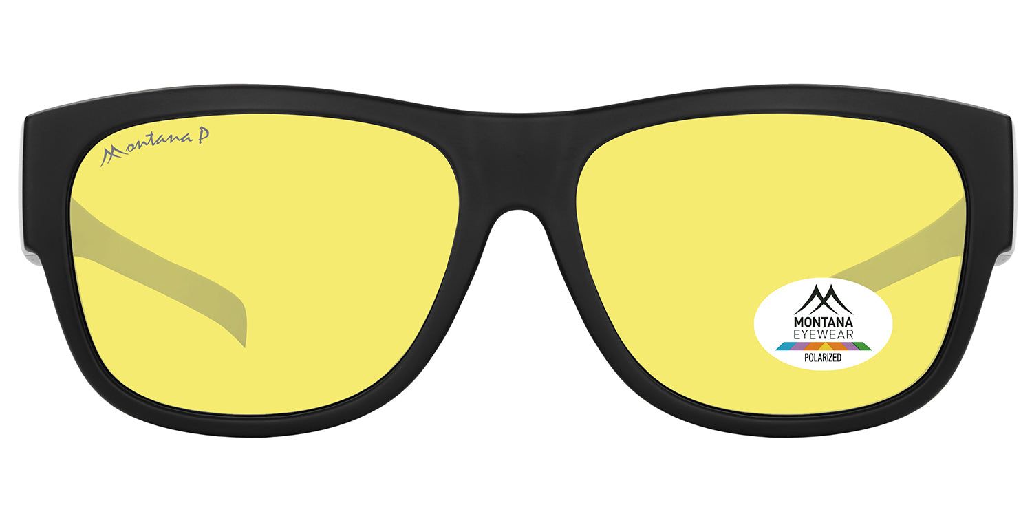 Schwarze Sonnen-Überbrille mit gelben Gläsern. Montana Eyewear Logo und Polarisations-Aufkleber. Rechteckige Form.