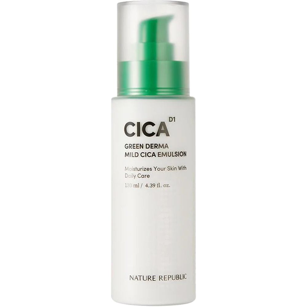 Weiße Flasche mit grünem Pumpkopf. Beschriftung: CICA, GREEN DERMA MILD CICA EMULSION, NATURE REPUBLIC. Text: Moisturizes Your Skin With Daily Care.