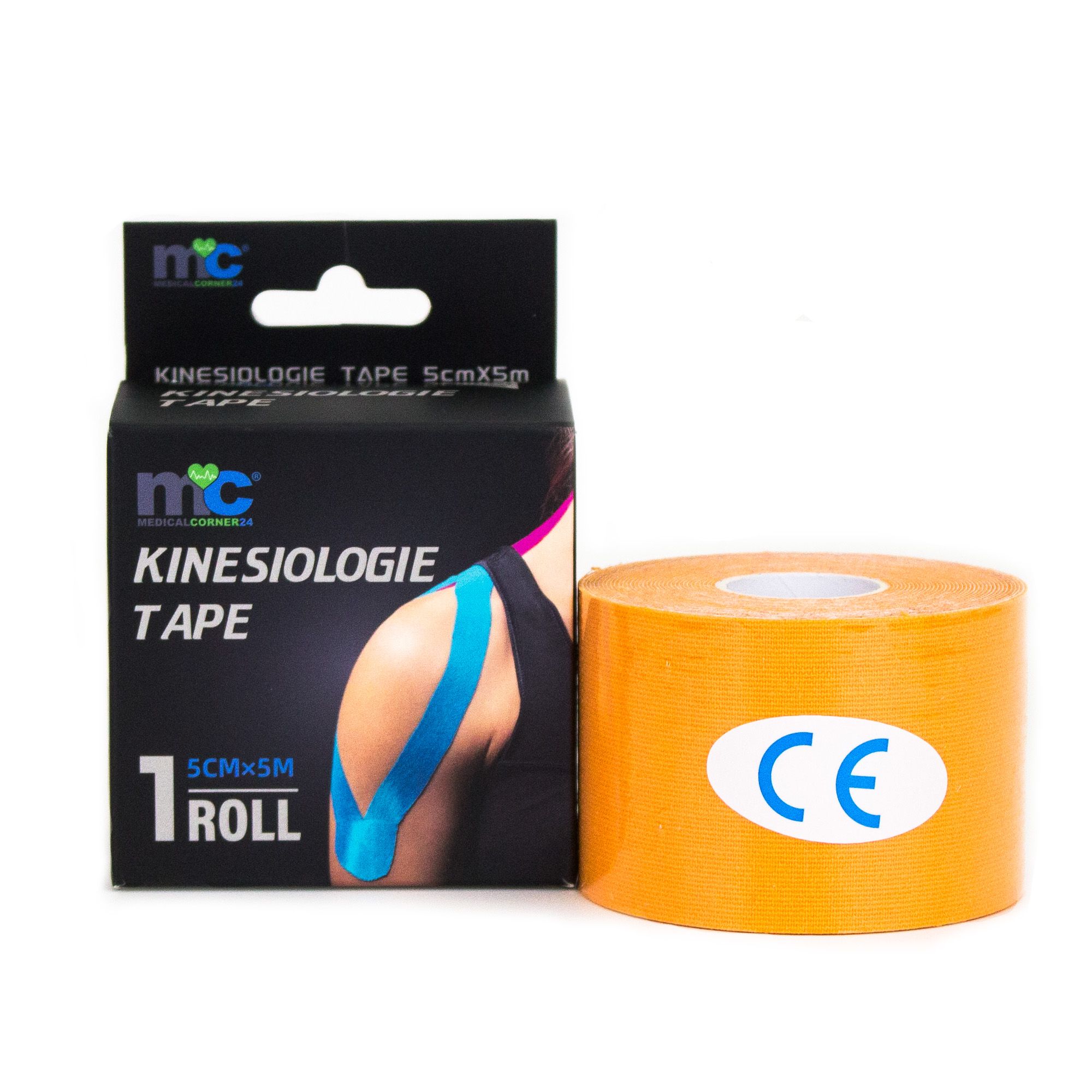 Orangefarbene Rolle Kinesiologie-Tape neben einer Verpackung. Verpackung mit Logo mc, Aufdruck: Kinesiologie Tape, 5cmx5m, 1 Rolle. CE-Kennzeichnung.