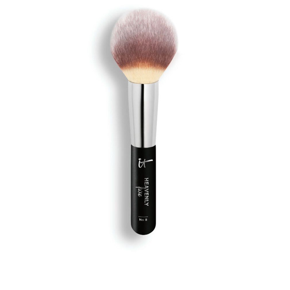 Puderpinsel mit rundem Kopf. Schwarzer Griff, silberne Zwinge, IT Cosmetics Logo und 'Heavenly Luxe'.