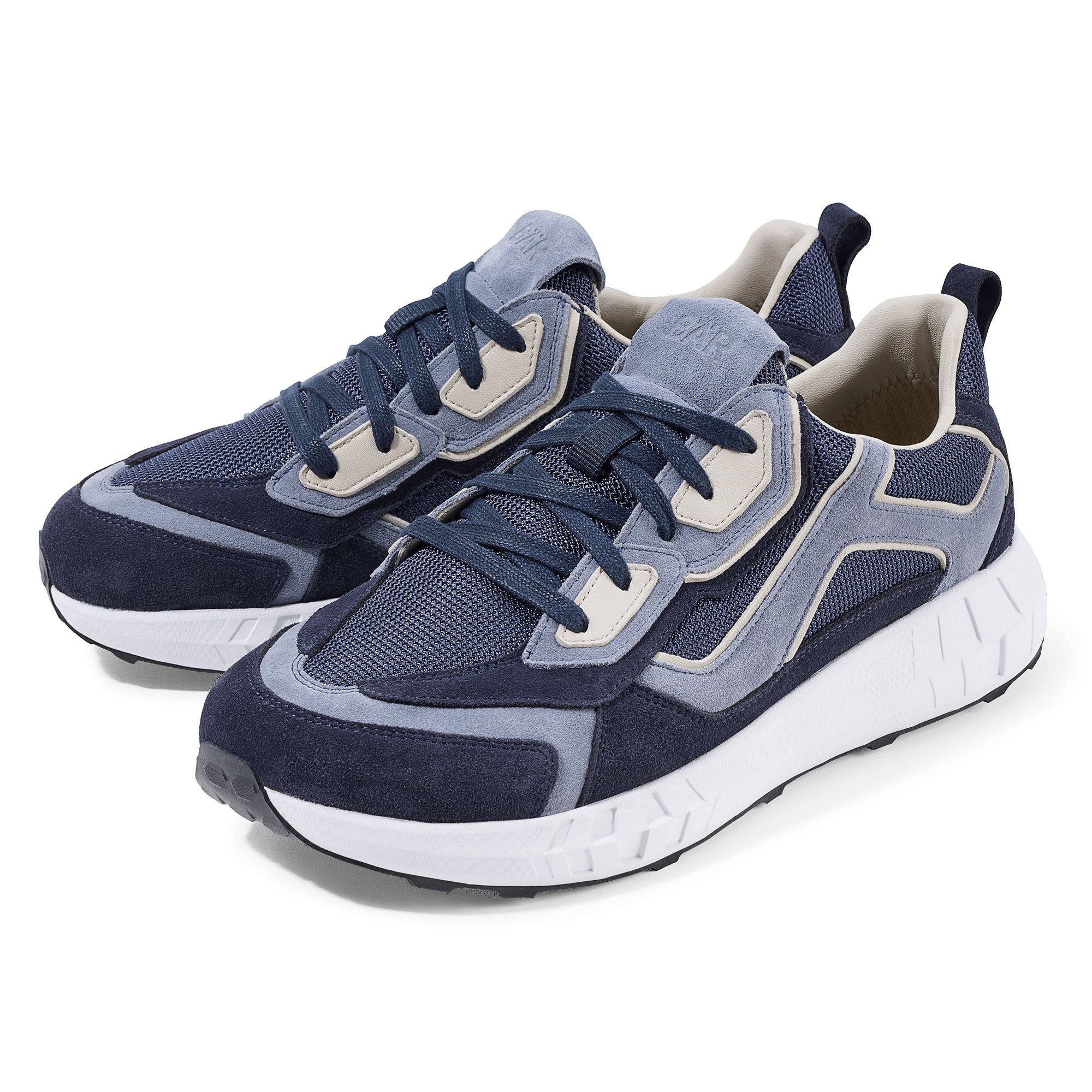 Zwei blaue Schnürschuhe mit weißer Sohle. Details in Grau und Beige. Marke BÄR auf der Zunge.