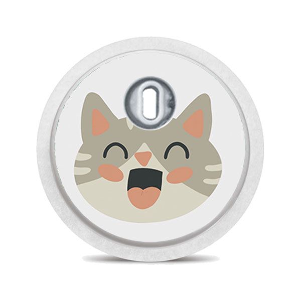 Runder Aufkleber mit einer Katze, die lächelt und die Zunge herausstreckt.