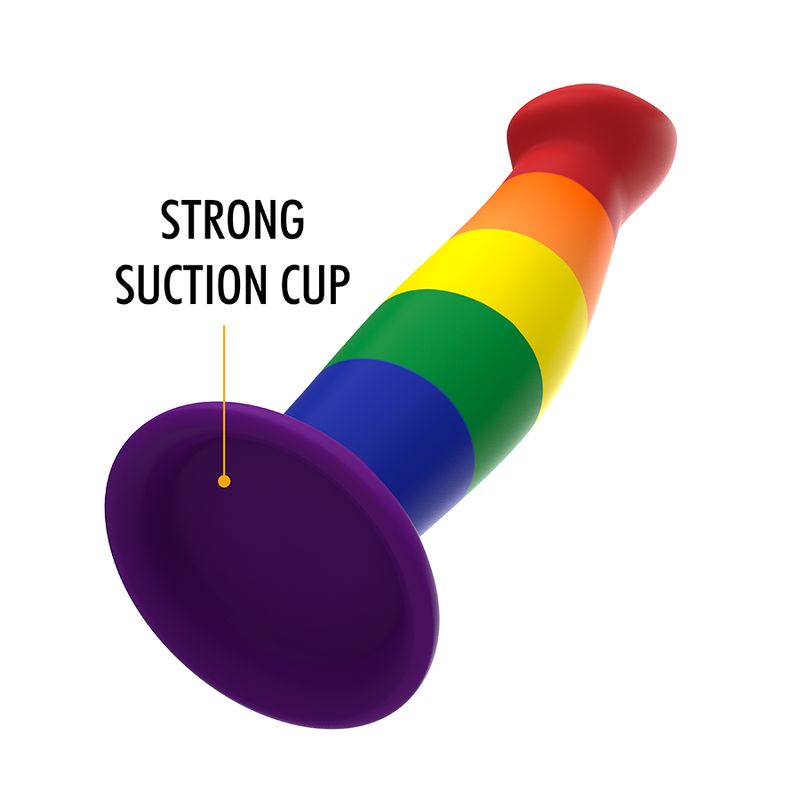 Regenbogenfarbener Dildo mit Saugnapf. Aufschrift: STRONG SUCTION CUP.