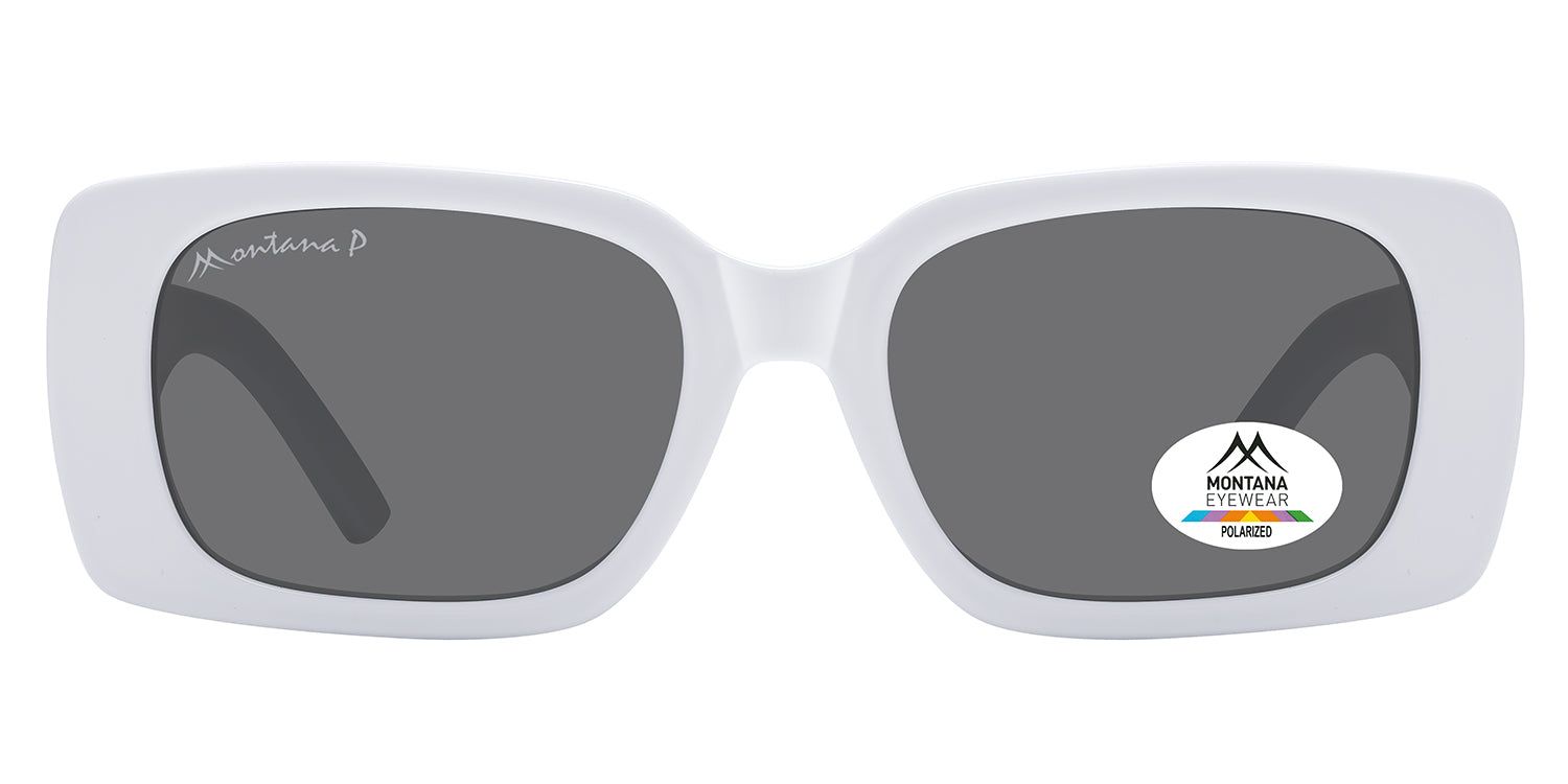 Weiße Sonnenbrille mit rechteckigen Gläsern. Schwarze Bügel und Gläser. Montana Eyewear Logo und Polarisations-Aufkleber.