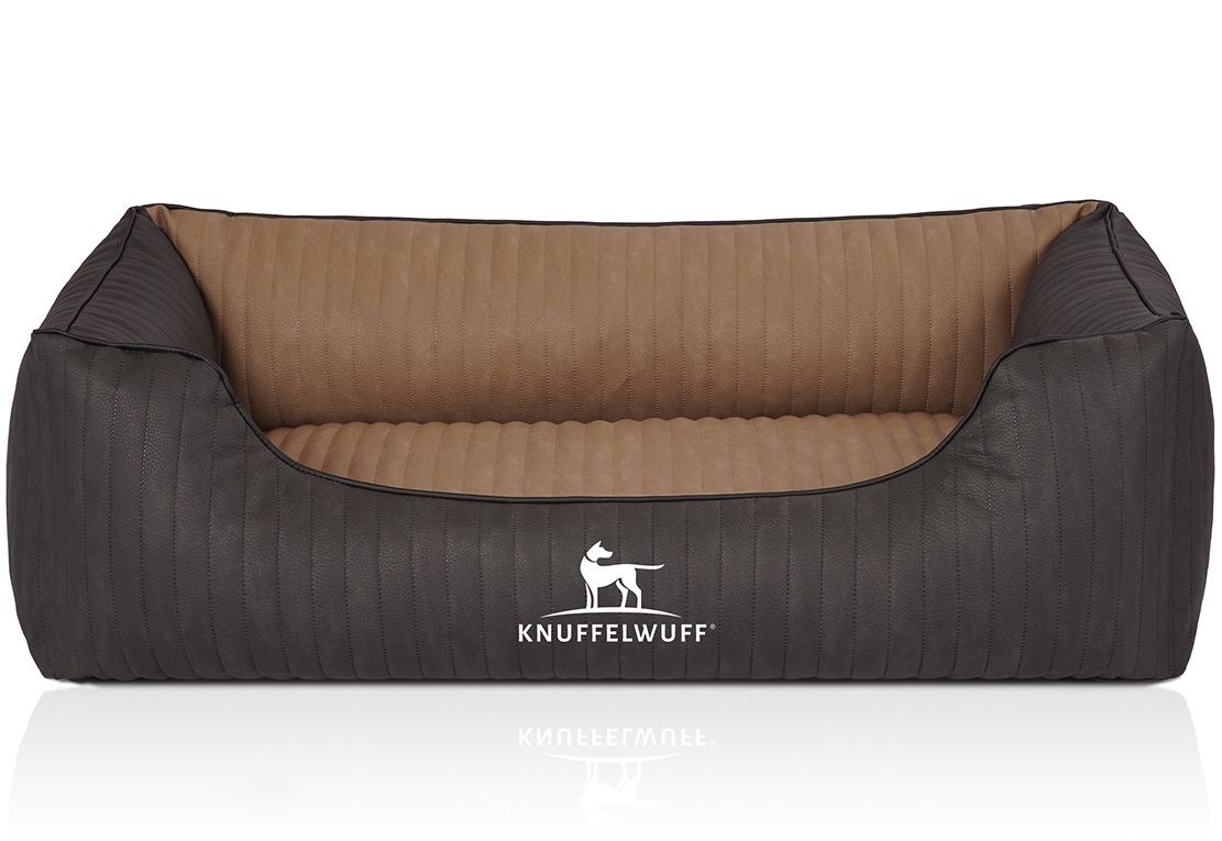 Orthopädisches Hundebett Outback, dunkelgrau-braun. Mit Logo. Rechteckige Form mit erhöhten Seiten. Gesteppte Oberfläche.