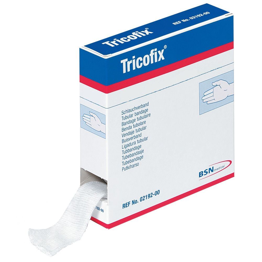 Weißer Schlauchverband aus der Tricofix-Box. Box mit blauer Oberseite, roter Linie und BSN medical Logo. Text: Tricofix.