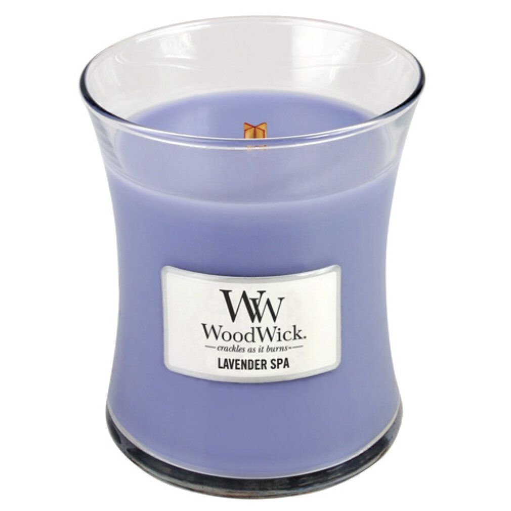 Sanduhrförmige Kerze mit Label "WoodWick Lavender Spa".