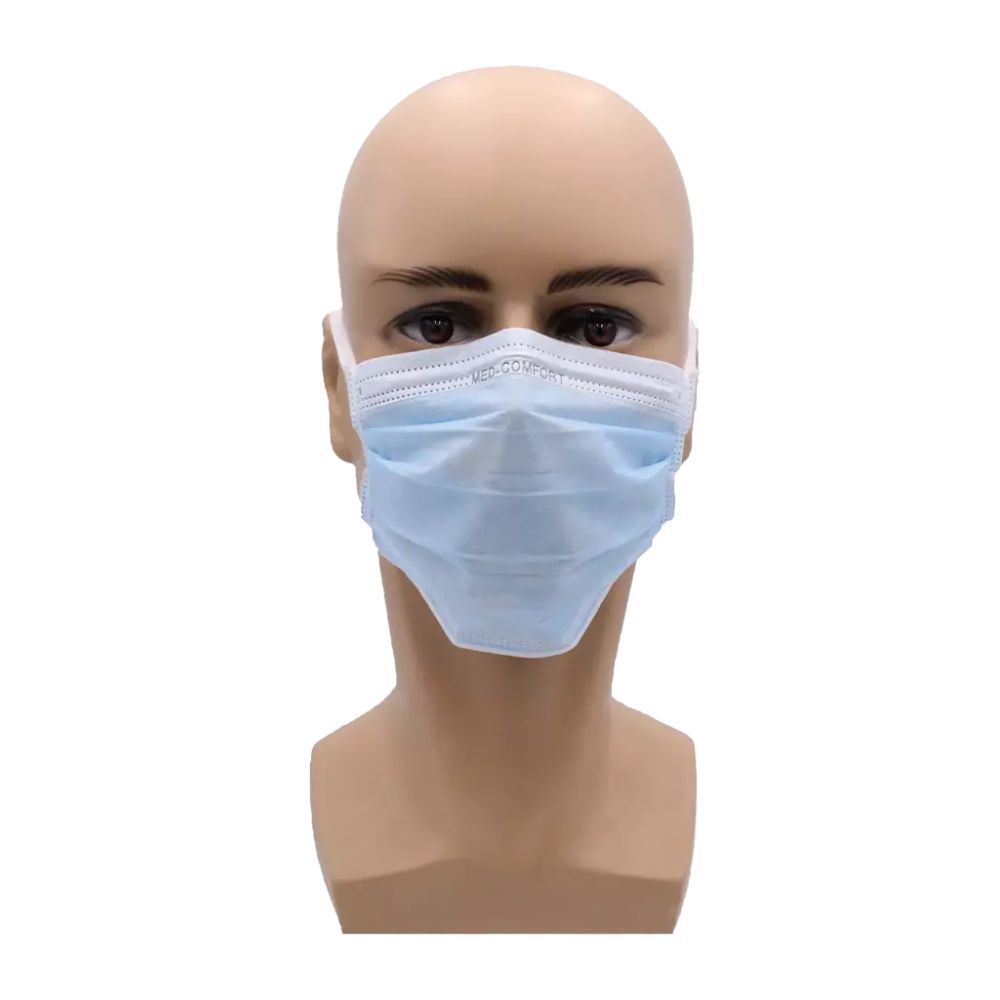 Hellblaue OP-Maske mit Bindebändern, auf einem Schaufensterpuppenkopf. Mehrlagig, mit Falten. Auf der Maske ist Text zu sehen.