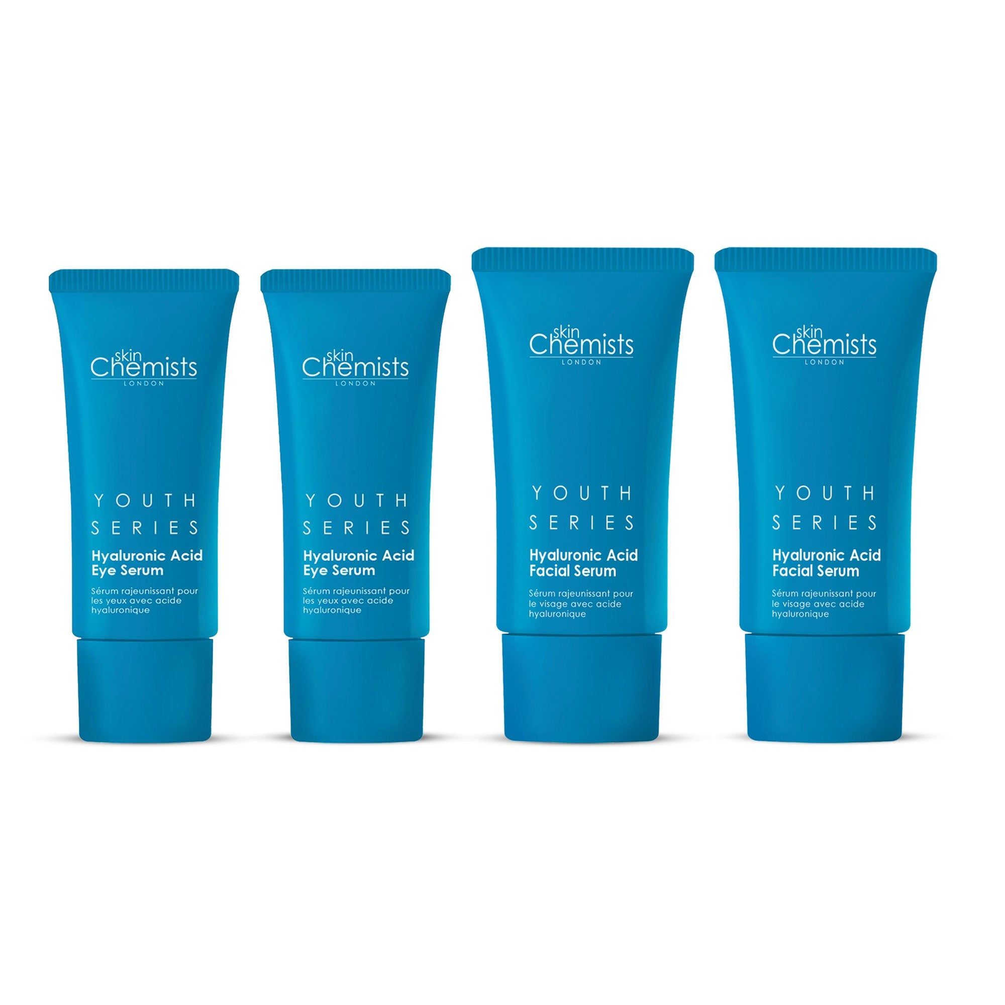 Vier blaue Tuben mit der Aufschrift "skinChemists LONDON YOUTH SERIES Hyaluronic Acid Eye Serum" auf weißem Hintergrund.