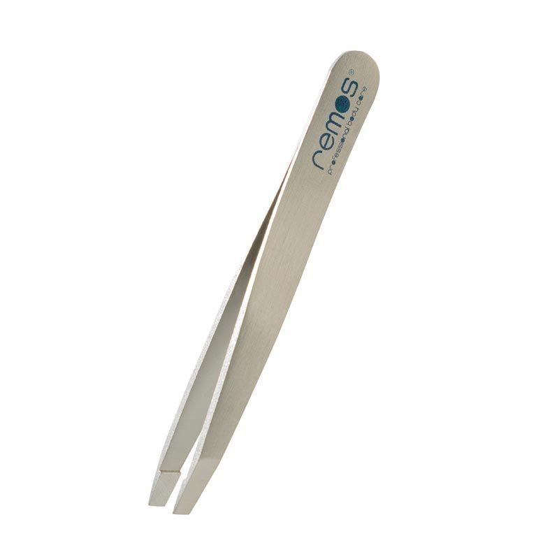 Augenbrauenpinzette, satin, Metall. Marke: remos. Abgeschrägte Spitze.