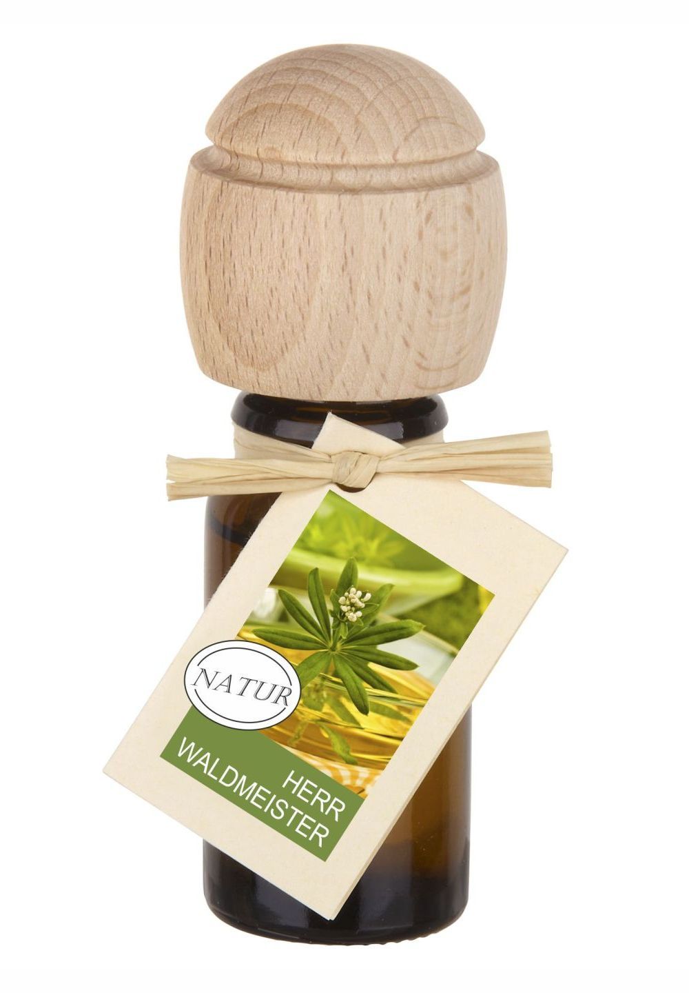 Braune Glasflasche mit Holzverschluss und Anhänger. Aufschrift: NATUR HERR WALDMEISTER.