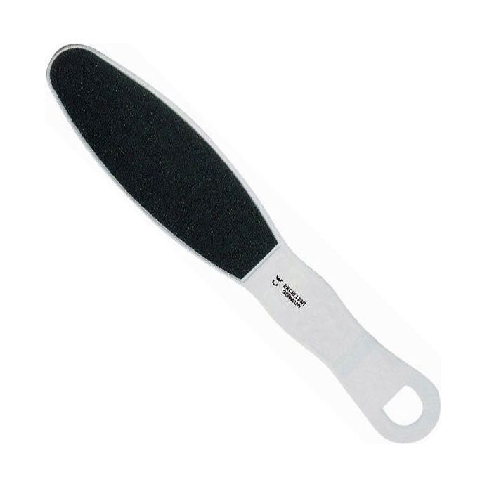 Doppelfeile. Weißer Griff mit schwarzer Reibefläche. Griff mit Loch. Aufschrift: Excellent Germany.