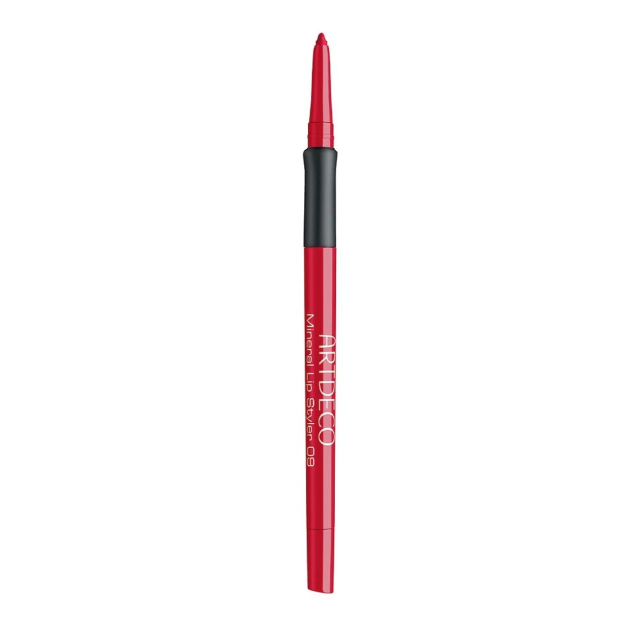 Roter Lippenkonturenstift. Schwarzer Griff. Aufschrift: ARTDECO Mineral Lip Styler 09.