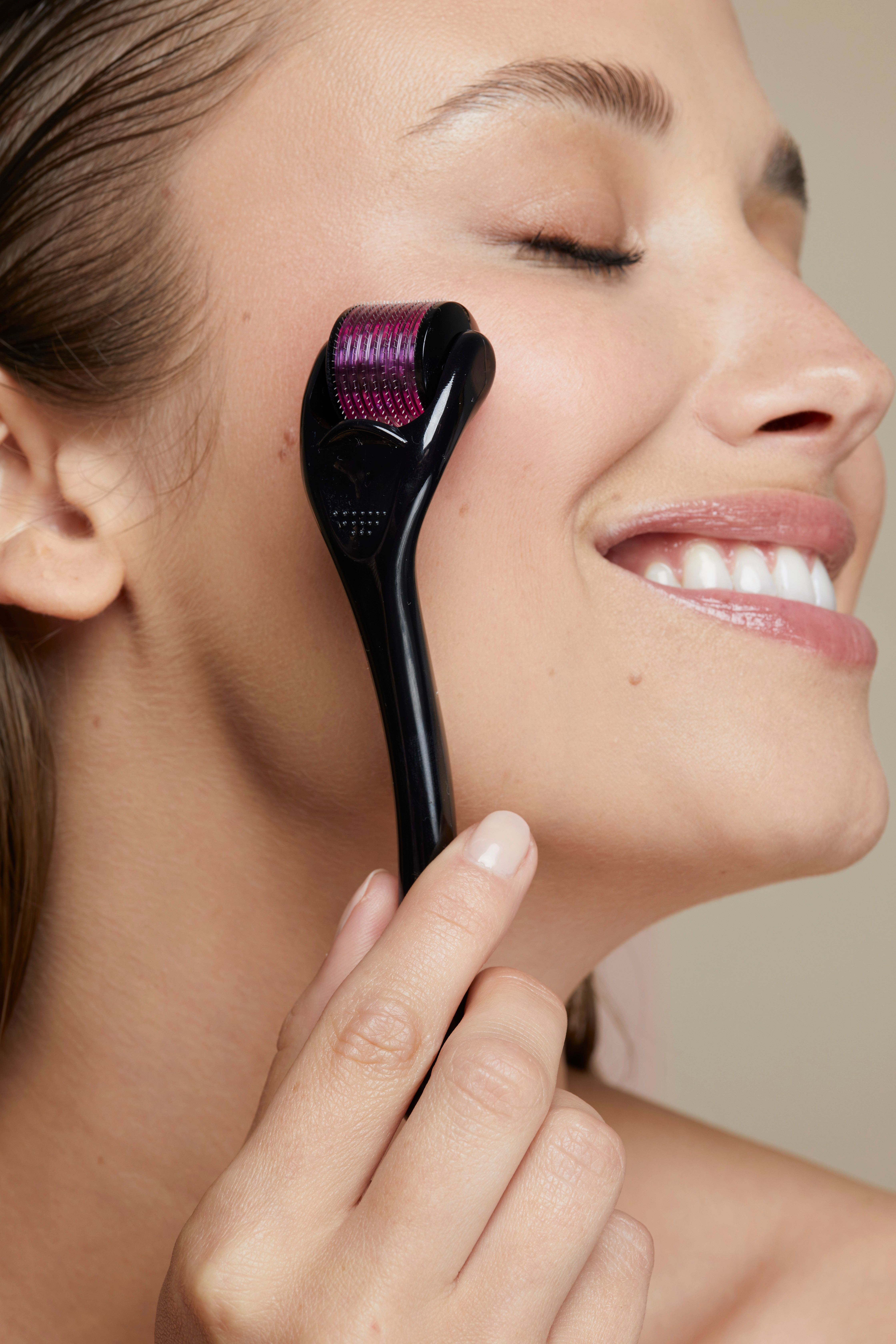 Dermaroller mit Mikronadeln-PALOMA BEAUTIES