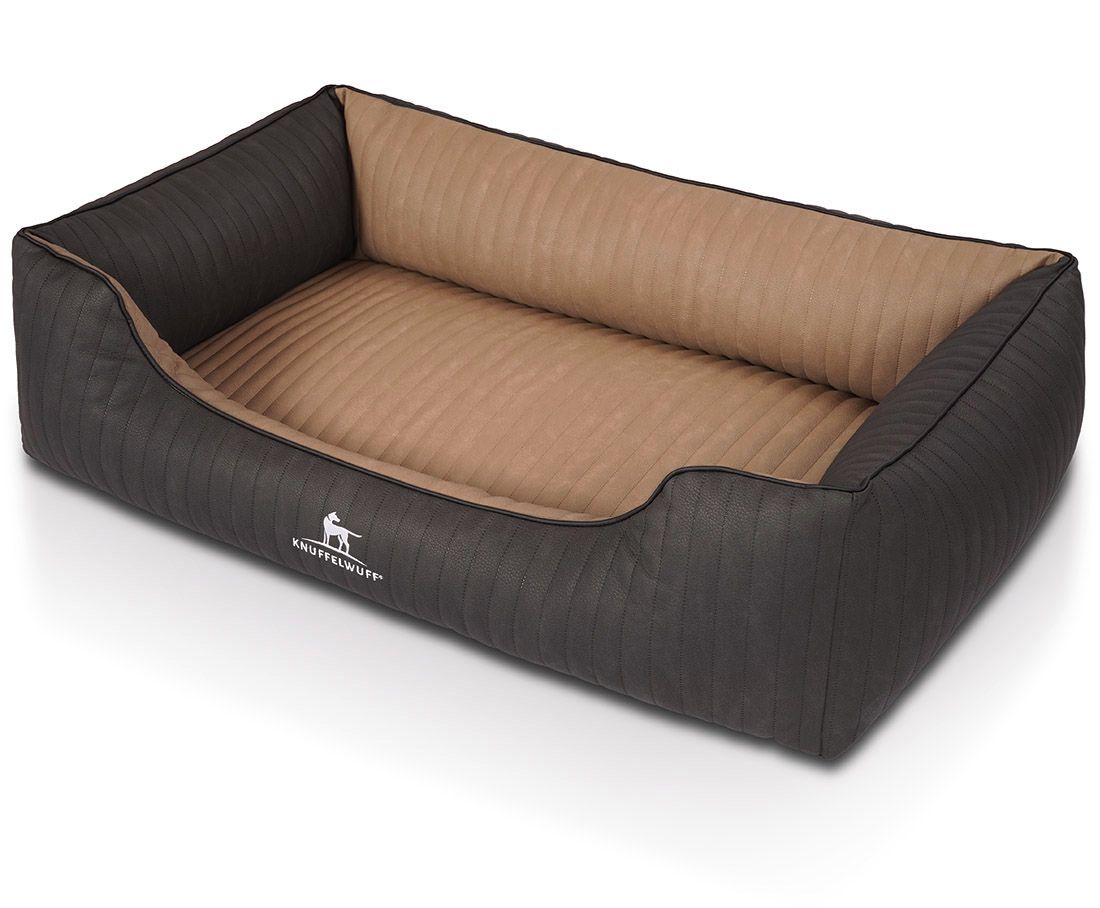 Hundebett Outback, dunkelgrau mit beigefarbenem Innenraum. Logo Knuffelwuff. Rechteckige Form mit erhöhten Seiten.