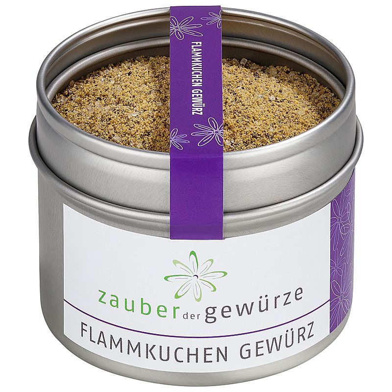 Runde Dose mit Zauber der Gewürze Flammkuchen Gewürz. Violettes Band mit Produktname. Offene Dose mit Gewürzmischung.