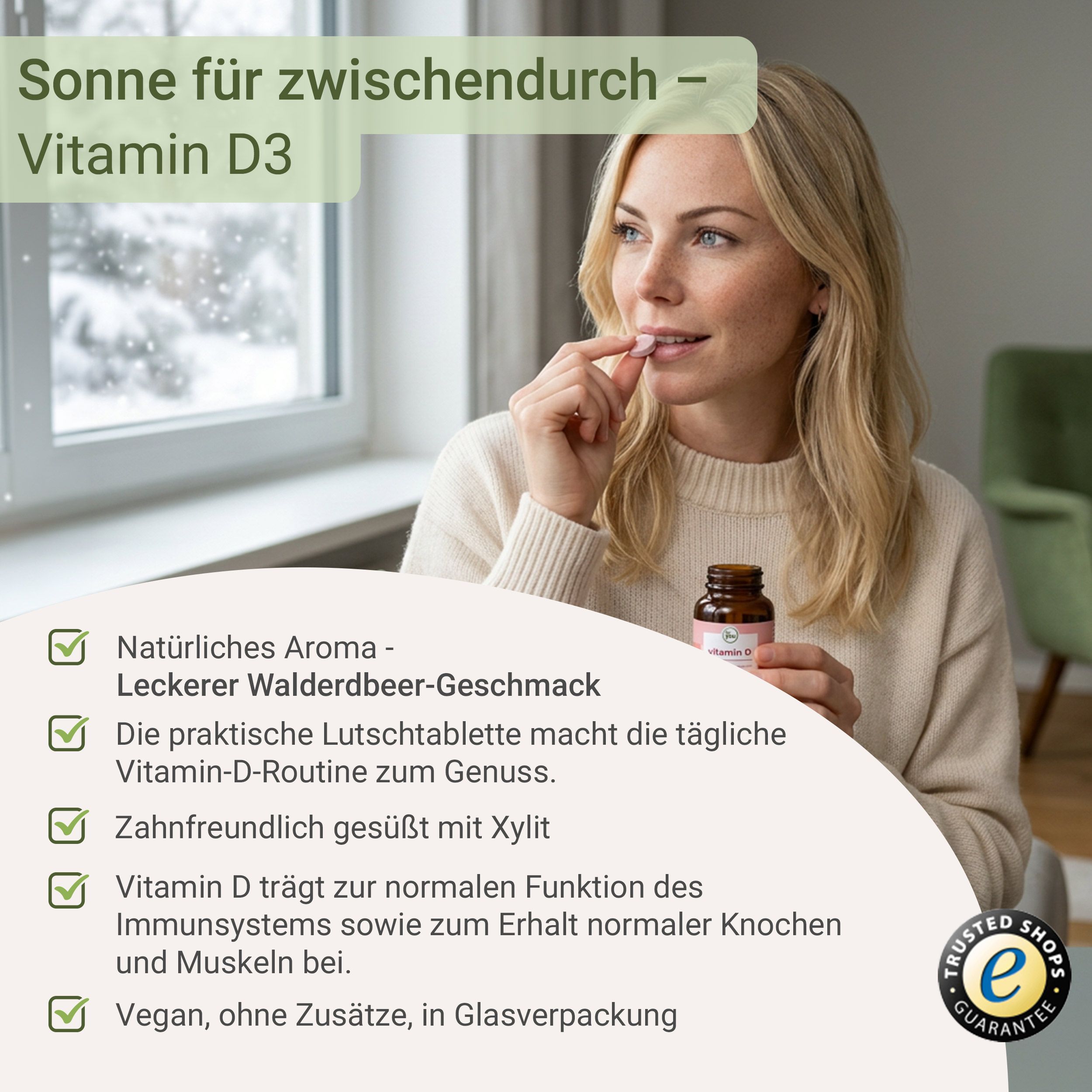 Frau nimmt eine Vitamin D Lutschtablette. Flasche und Liste der Vorteile sind sichtbar.