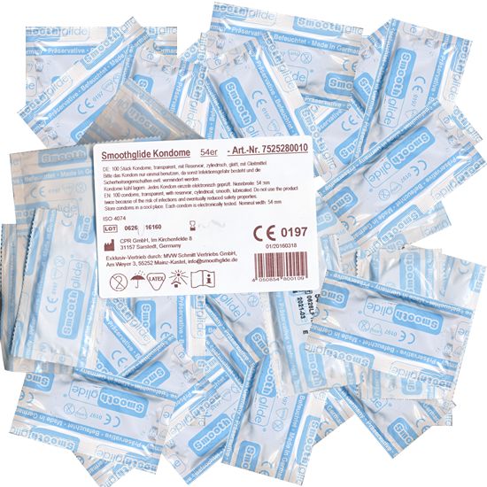 Packung mit Kondomen. Einzeln verpackt, transparent, mit blauer Schrift. Aufdruck: Smoothglide, 5-er, CE-Kennzeichnung.
