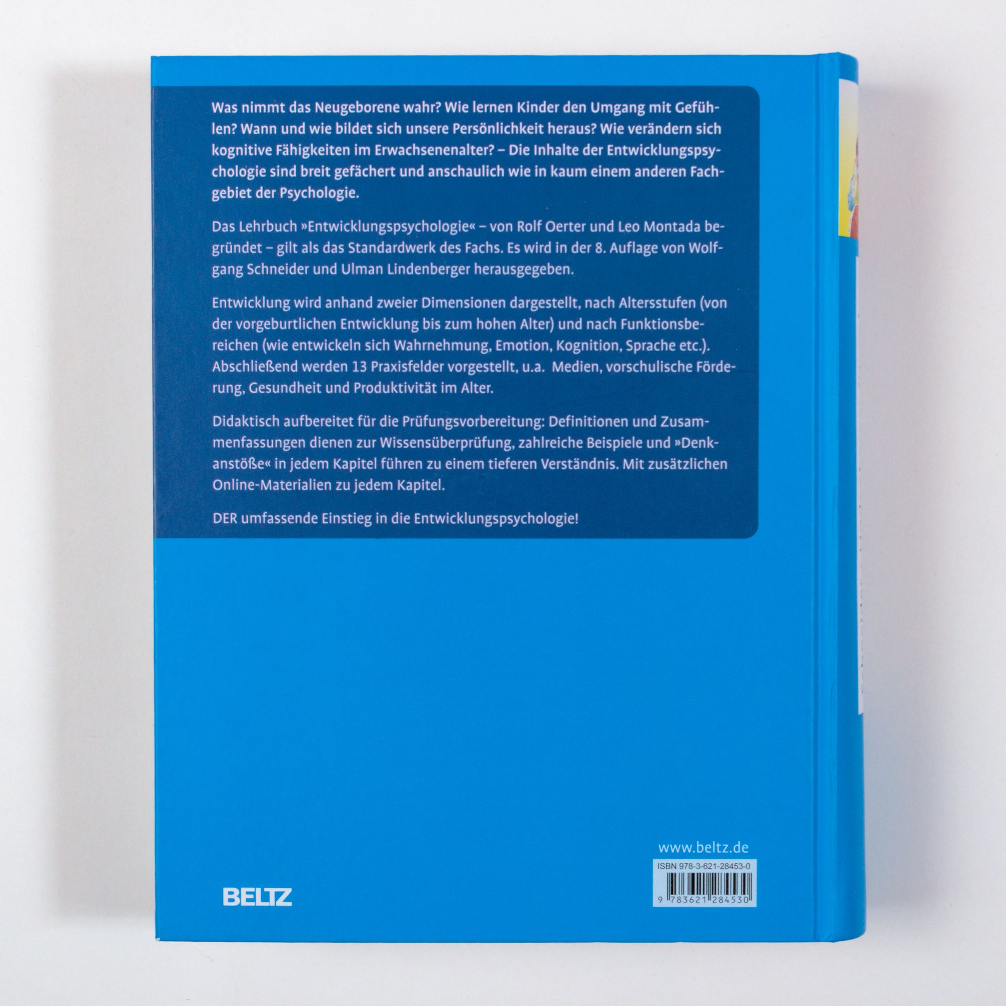 Buchrücken: Entwicklungspsychologie, 8. Auflage. Blaue Rückseite mit Text und BELTZ-Logo.