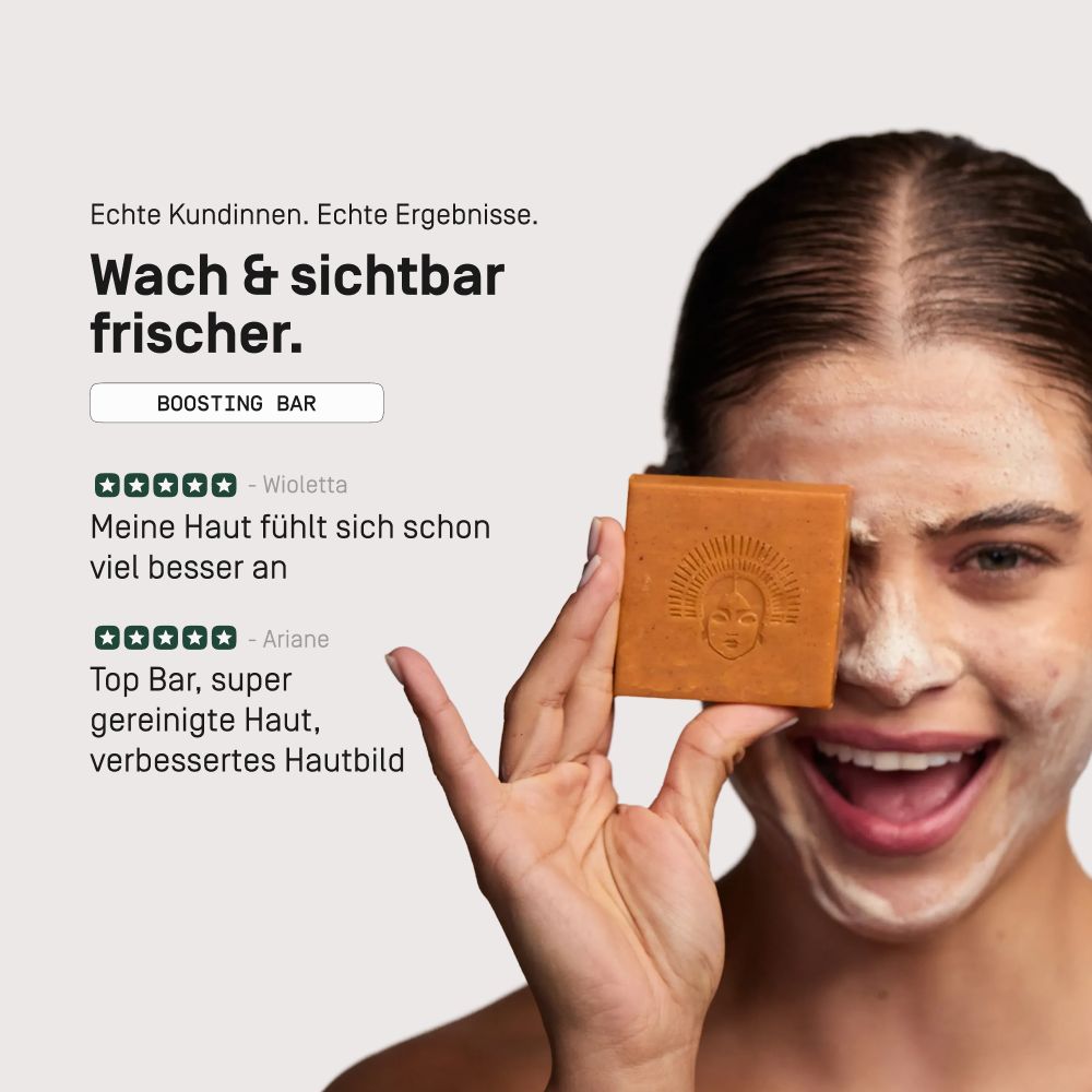 Viva Maia Boosting Bar: Lächelnde Frau hält Seife vor ihr Gesicht, mit Kundenbewertungen und Text über frische Haut.