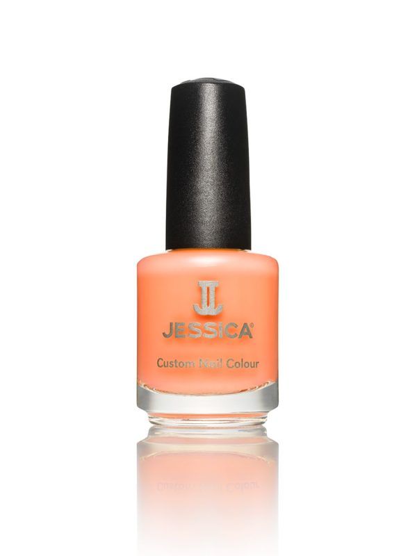 Nagellackflasche mit Pfirsichfarbton. Schwarzer Deckel. Aufschrift: JESSICA Custom Nail Colour. Reflektion im Untergrund.
