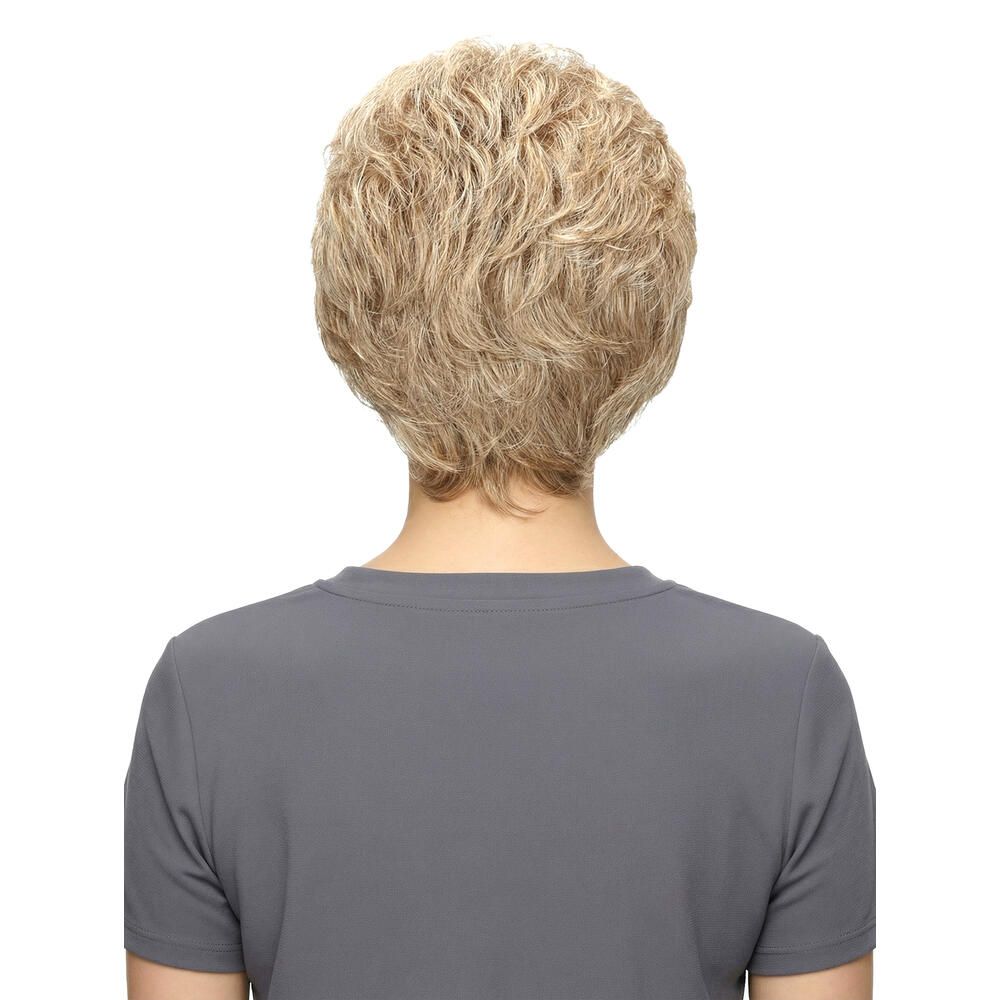 Blonde Kurzhaarperücke, gewellt. Rückansicht einer Person mit grauem Shirt.