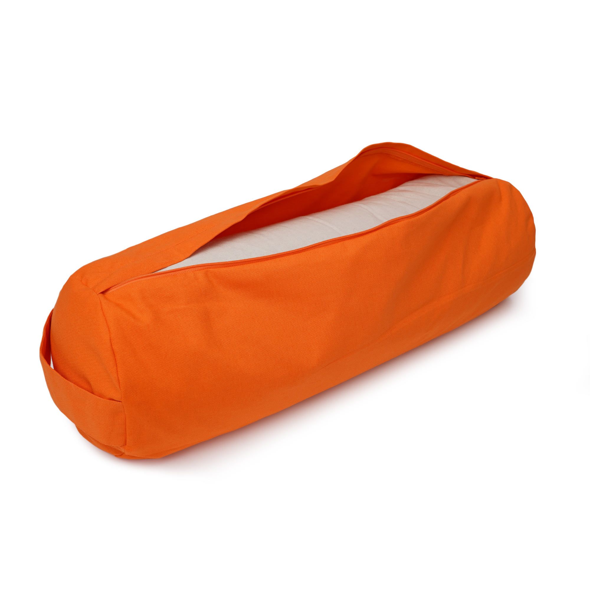 Orange Yogarolle mit teilgeöffnetem Reißverschluss, Einlage sichtbar.