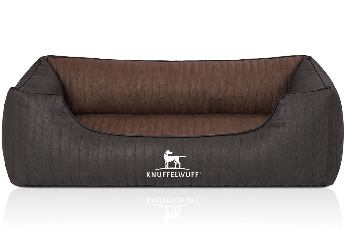 Orthopädisches Hundebett Outback, dunkelbraun und braun. Mit Logo Knuffelwuff. Gesteppte Oberfläche, rechteckige Form.