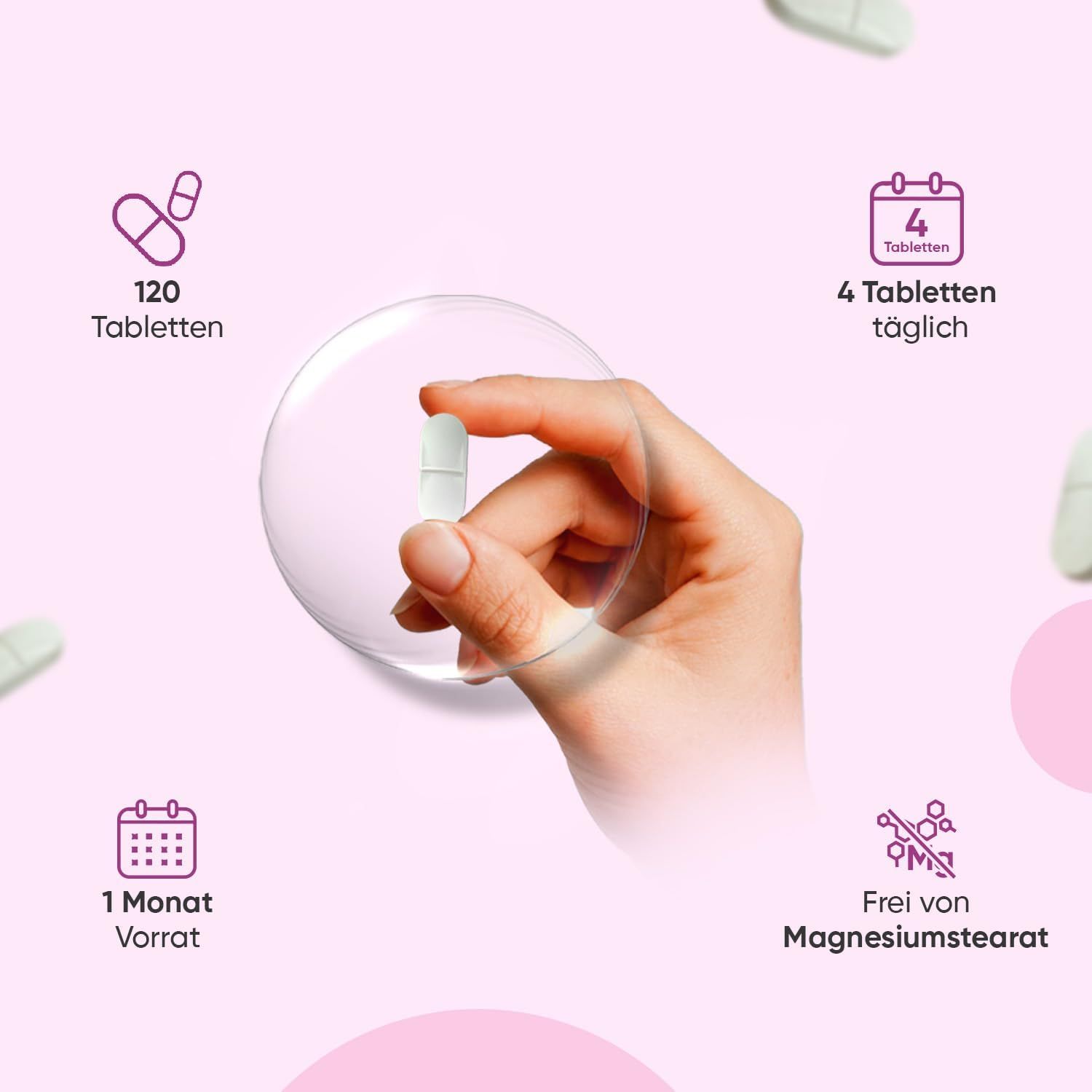 Hand hält Tablette. 120 Tabletten, 4 Tabletten täglich, 1 Monat Vorrat. Frei von Magnesiumstearat.