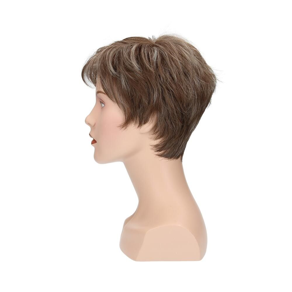 Perücke Magnolie von Lofty auf Schaufensterpuppe. Kurze, braune Haare mit helleren Strähnen. Seitenansicht.