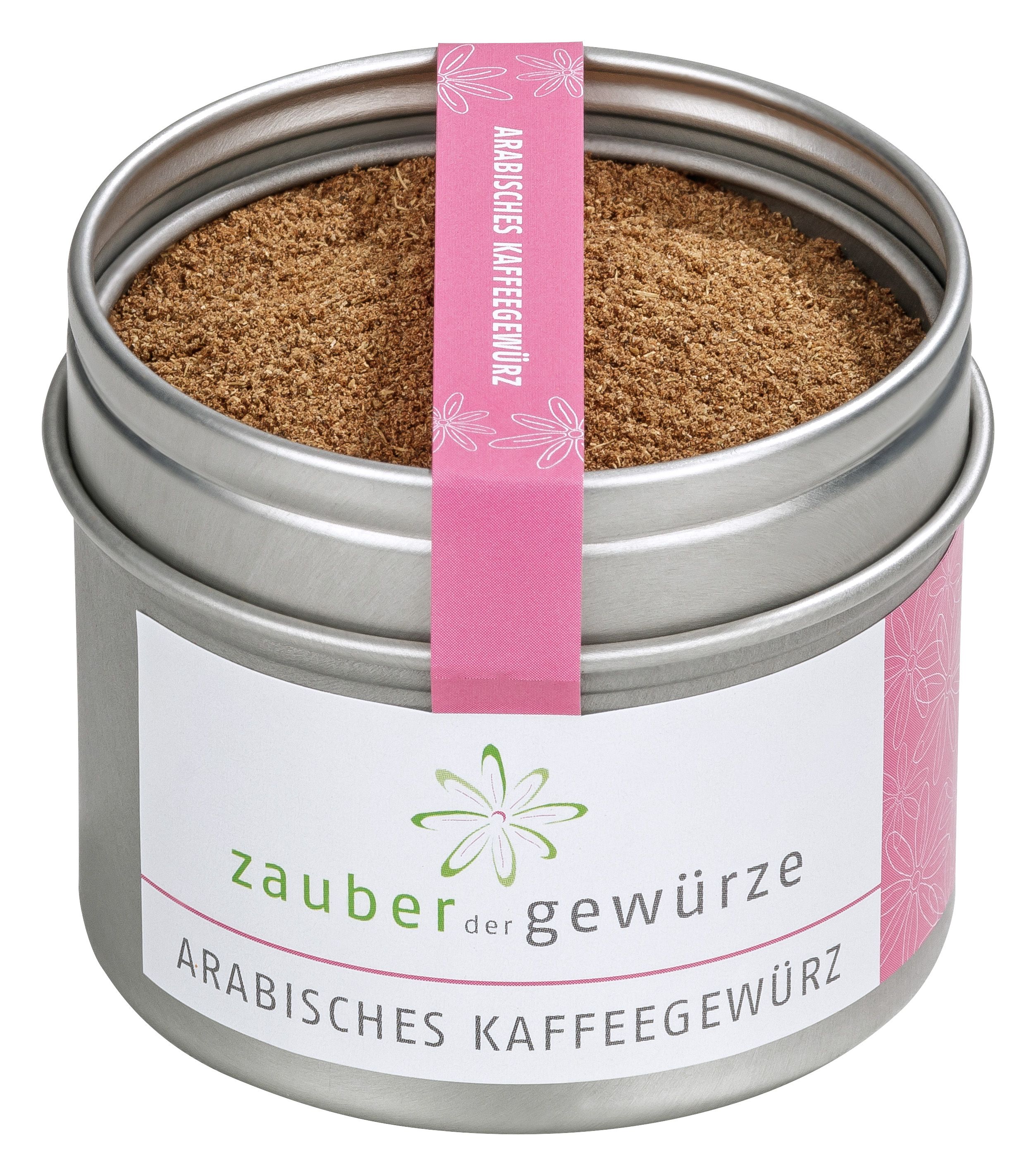 Runde Dose mit braunem Pulver. Rosa Etikett mit Text: Arabisches Kaffeegewürz. Weißes Etikett mit Logo und Text: Zauber der Gewürze.