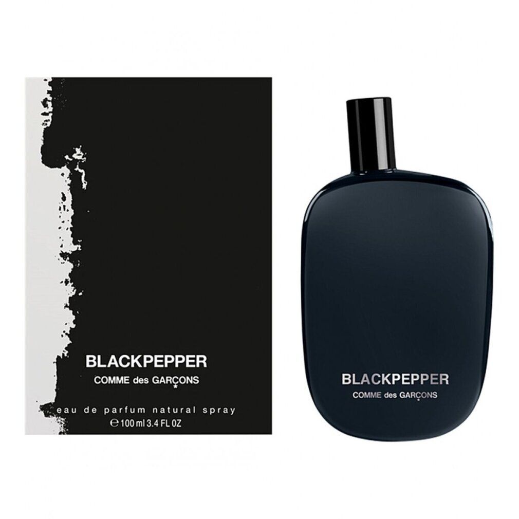 Schwarzer Flakon und Verpackung. Aufschrift: BLACKPEPPER, COMME des GARÇONS. Rechteckige Verpackung.