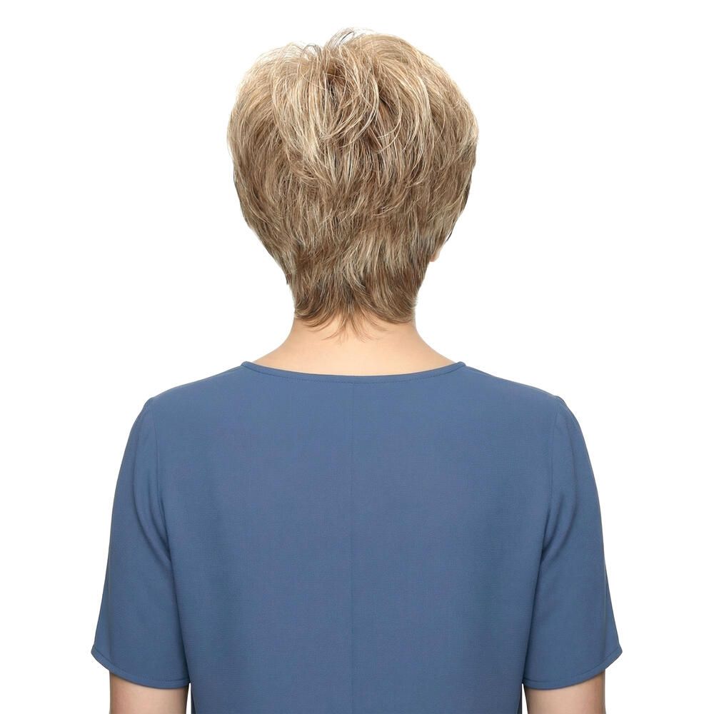Rückansicht einer Kurzhaarperücke in Blondtönen. Die Perücke hat einen kurzen, fransigen Schnitt.