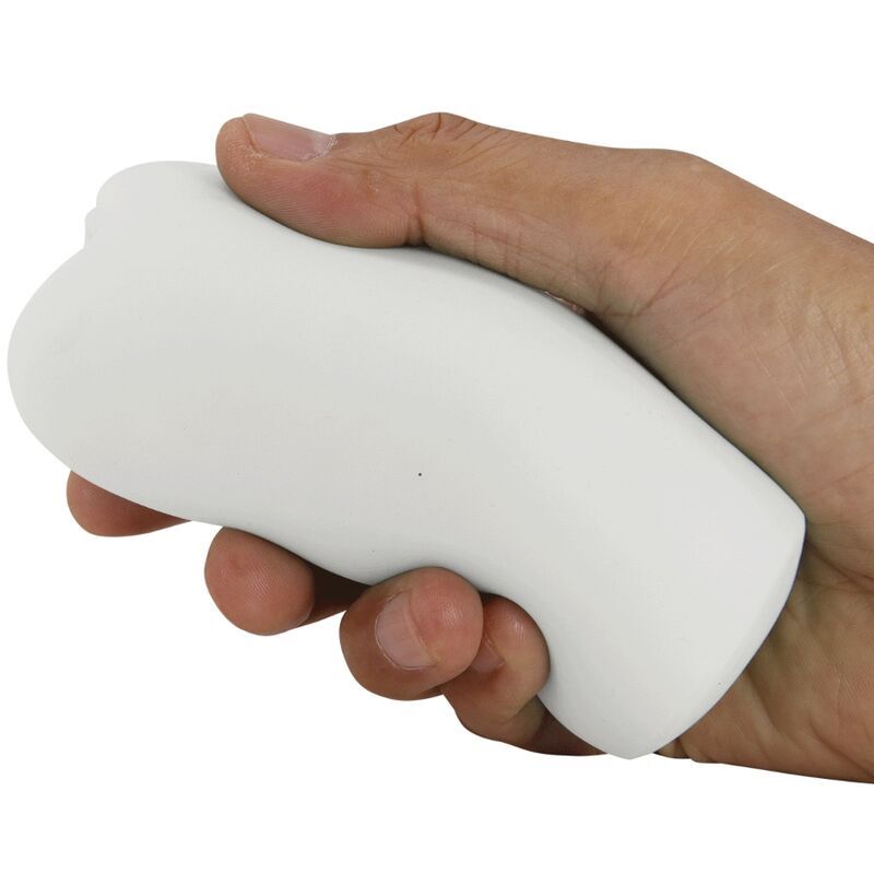 Weißer Masturbator in einer Hand gehalten. Die Form ist länglich und abgerundet.