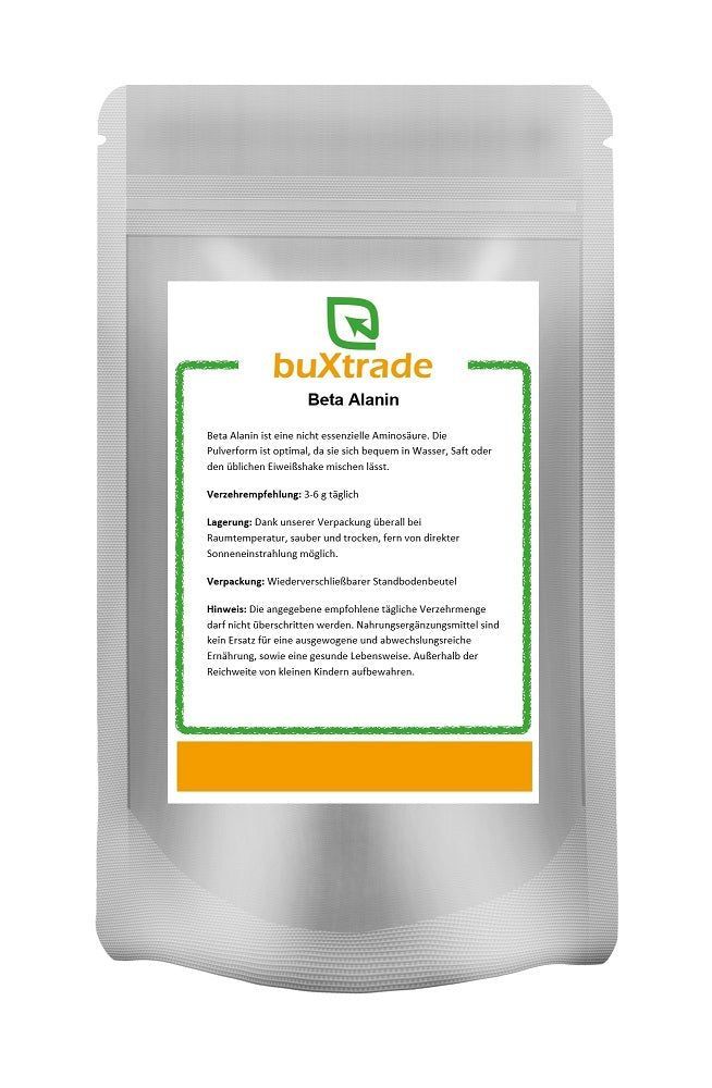 Beutel mit "buXtrade Beta Alanin"-Etikett. Text: Beta Alanin, Verzehrempfehlung, Lagerung, wiederverschließbarer Standbodenbeutel.