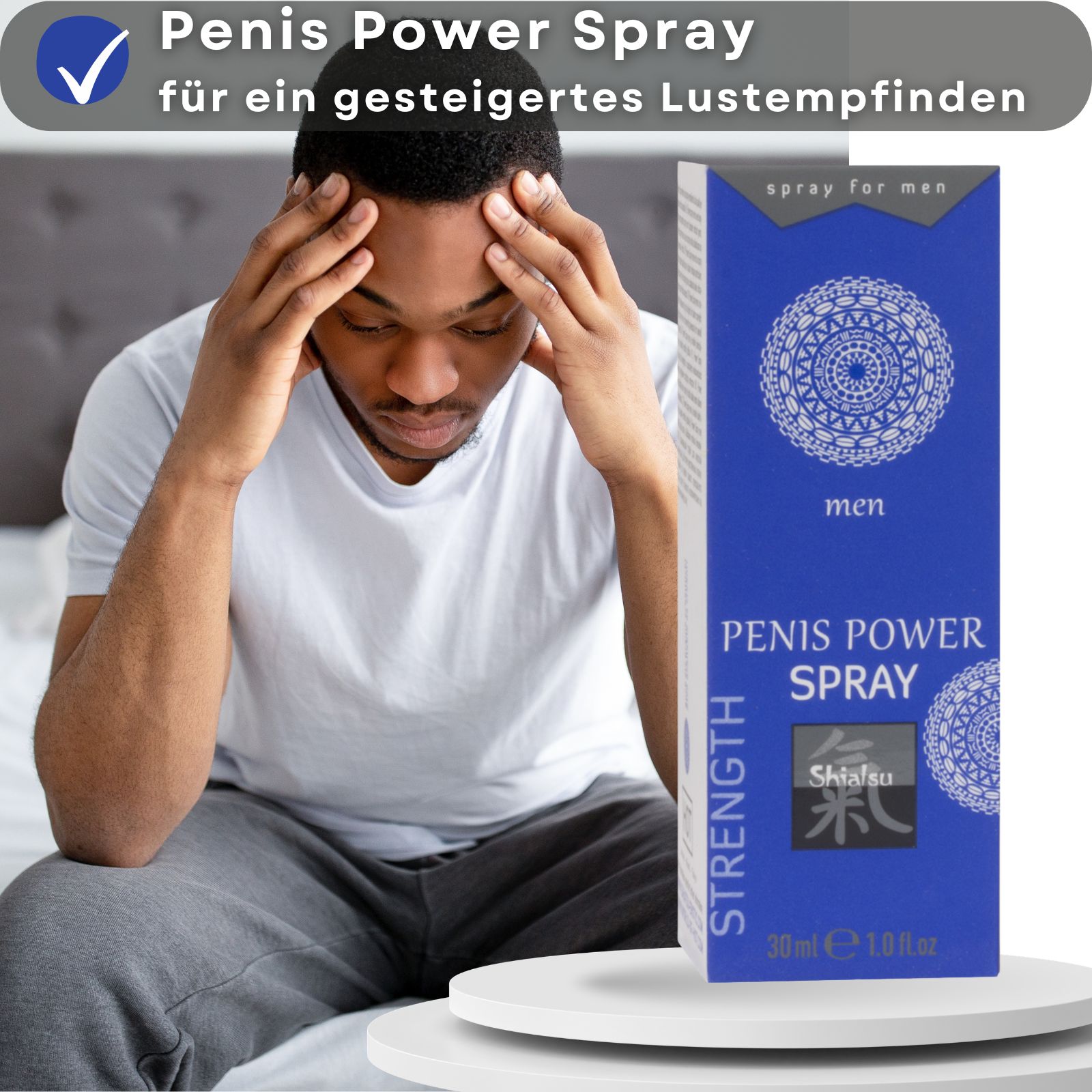 Blaue Schachtel und goldene Sprühflasche. Text: Penis Power Spray. Paar im Bett.