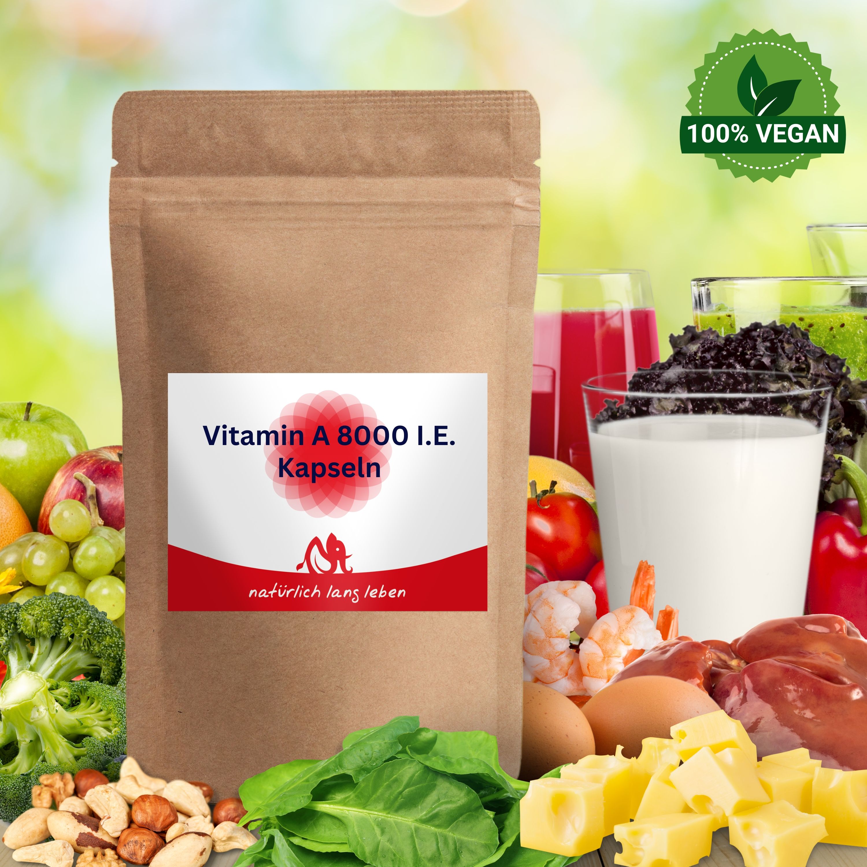 Braune Tüte mit Etikett: Vitamin A 8000 I.E. Kapseln. Logo: natürlich lang leben. Umgeben von Lebensmitteln, 100% vegan.