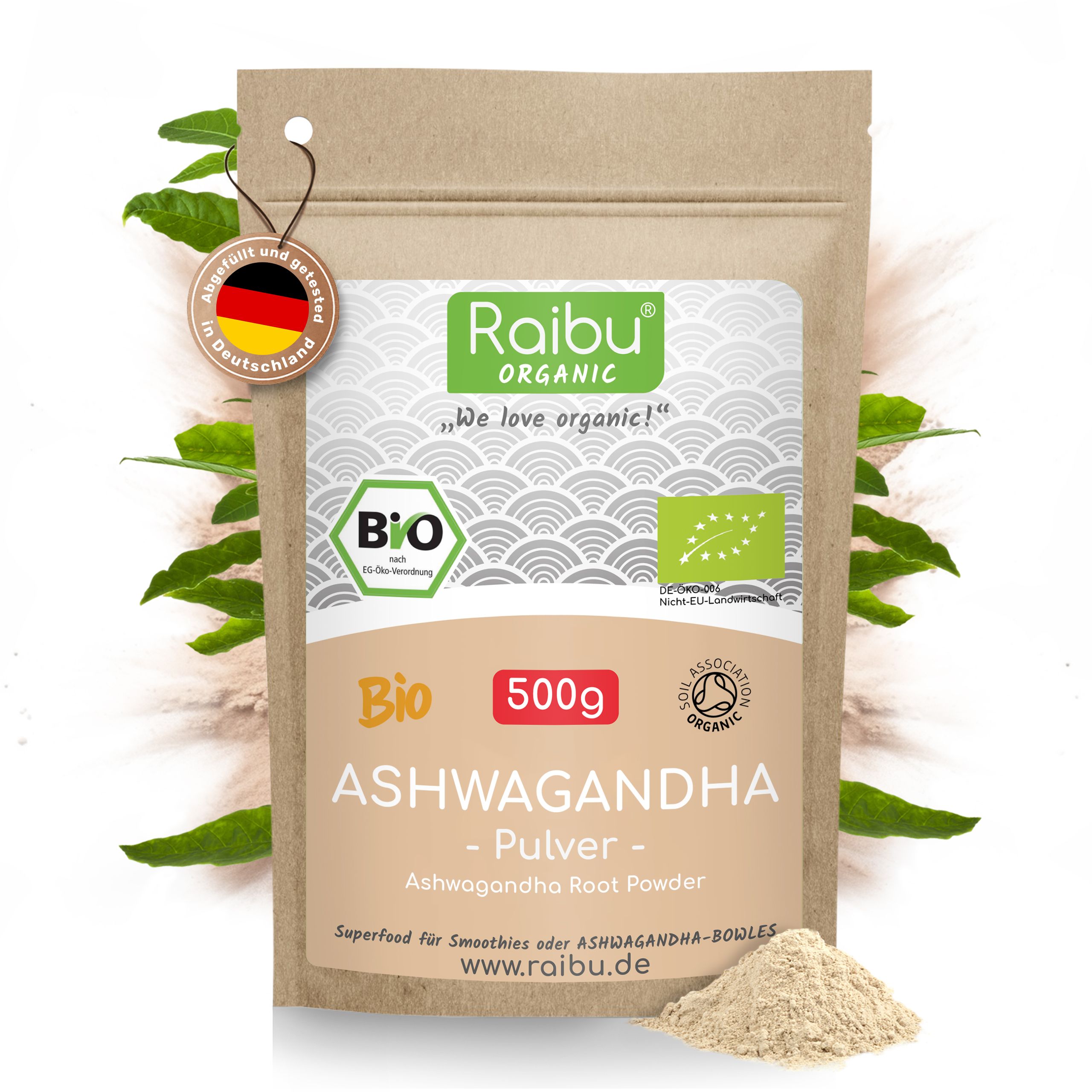 Beutel Ashwagandha-Pulver mit Pulverhaufen. Text: BIO Ashwagandha Pulver. Marke: Raibu Organic. Siegel: Abgefüllt und getestet in Deutschland. 500g.