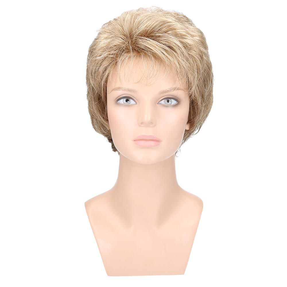 Perücke Peggy von Lofty, blond, auf einem Schaufensterkopf. Frontansicht.