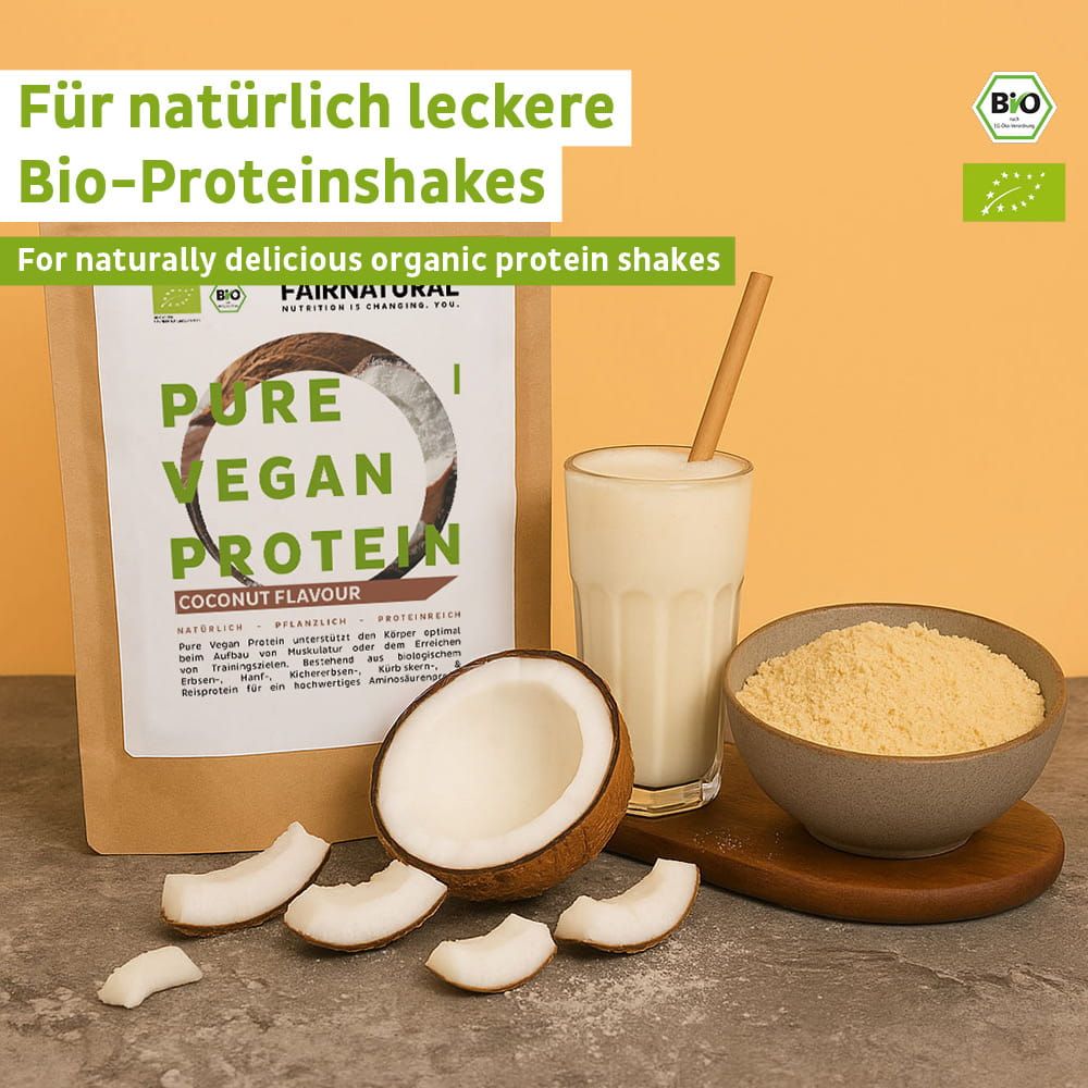 FAIRNATURAL Bio Vegan Protein Pulver, Kokosnussgeschmack, mit Kokosnuss und einem Proteinshake.