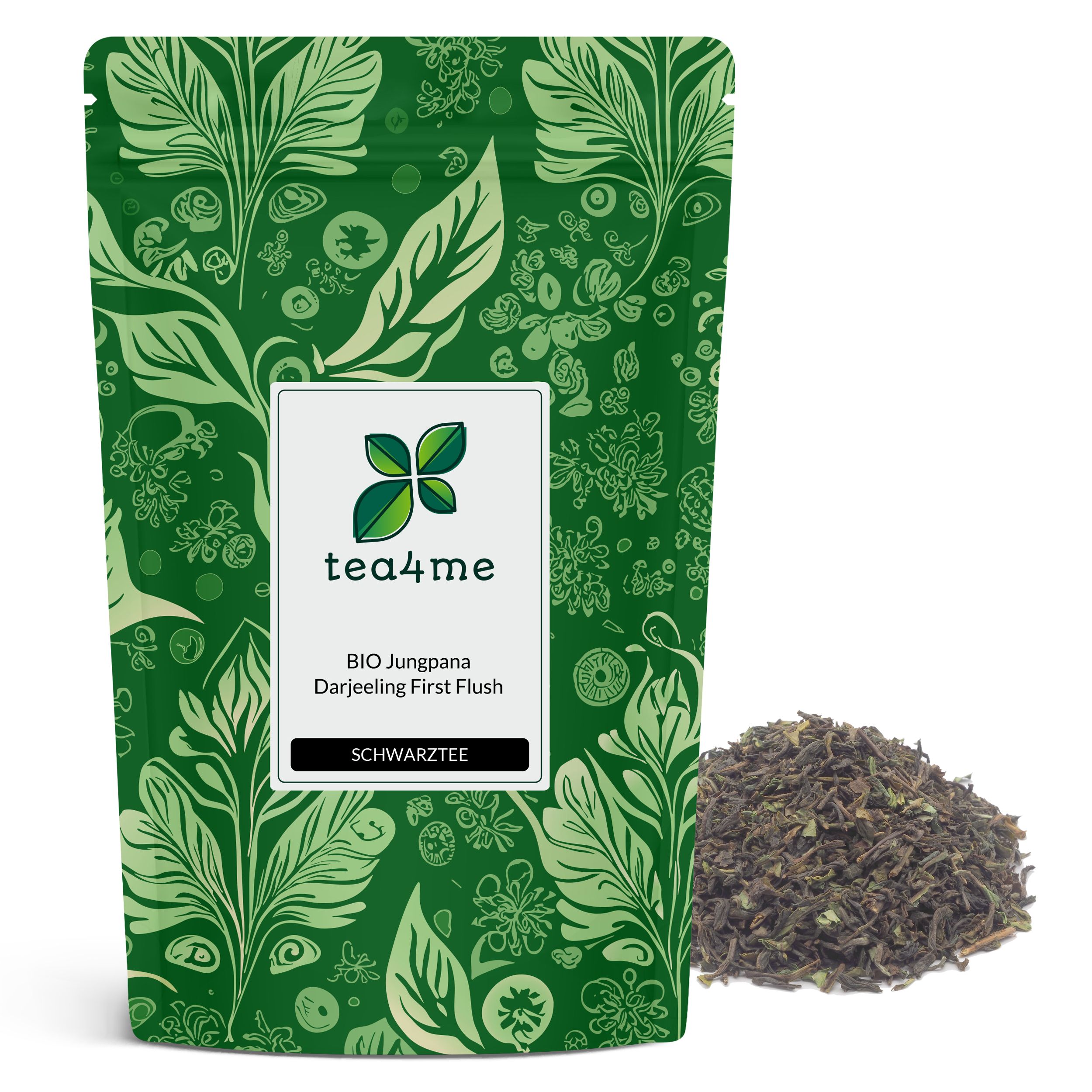 Grüner Beutel mit floralem Muster, tea4me-Logo, BIO Jungpana Darjeeling First Flush Schwarztee. Haufen loser Tee daneben.