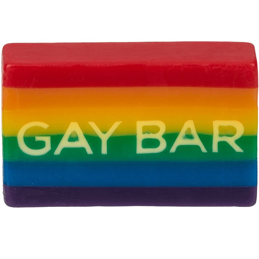 Regenbogenfarbene Seife mit dem Schriftzug GAY BAR. Rechteckige Form.