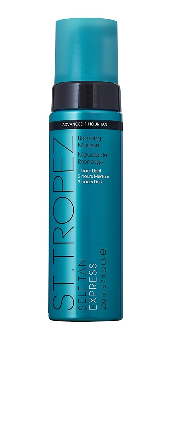 Türkisgrüne Flasche mit blauem Deckel. Aufschrift: St.Tropez Self Tan Express. Text mit Anwendungshinweisen.