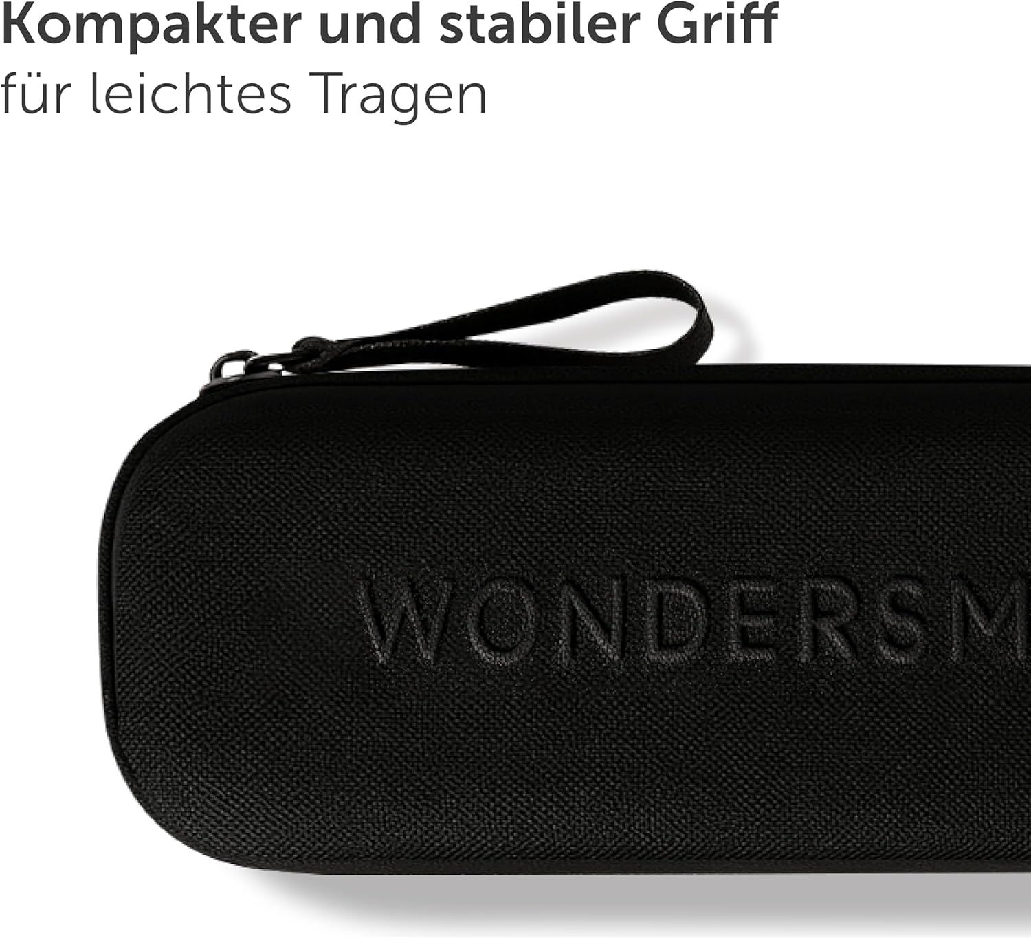 Schwarzes, längliches Etui mit Reißverschluss und Tragegriff. Geprägter Schriftzug: Wondersmile.