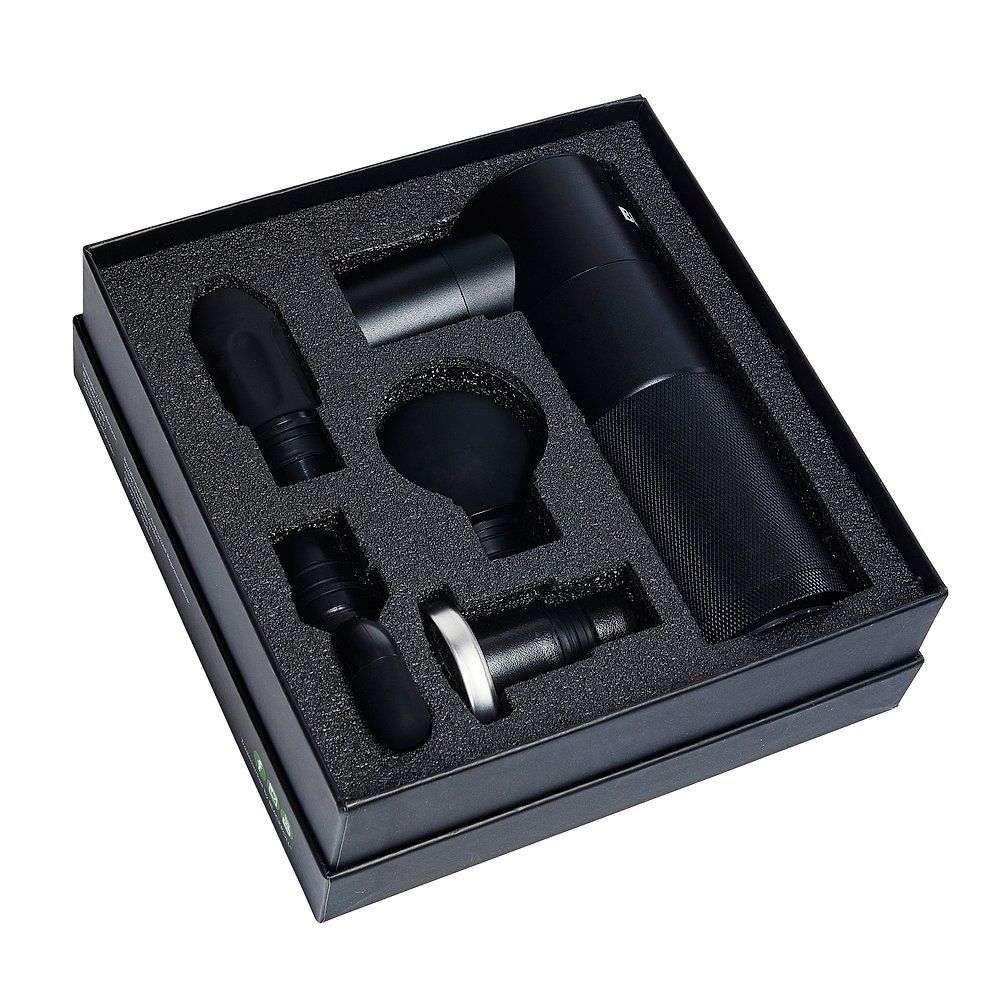 Blackroll Massagegerät mit Zubehör in schwarzer Geschenkbox.